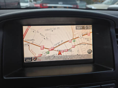 2011 Nissan Pathfinder LE