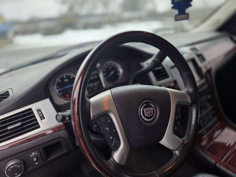 2012 Cadillac Escalade Luxury