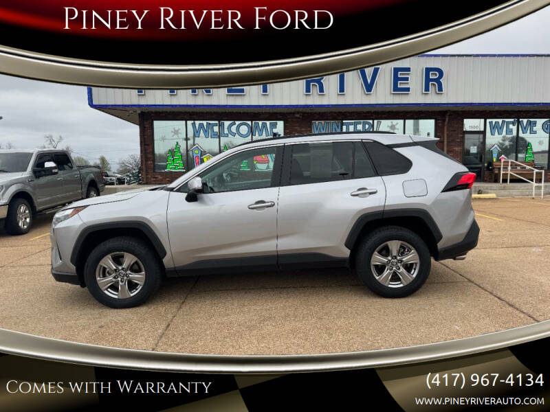 2023 Toyota RAV4 XLE's photo