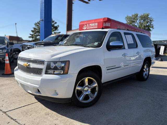 2013 Chevrolet Suburban LTZ's photo