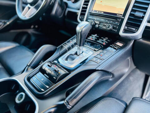 2016 Porsche Cayenne S