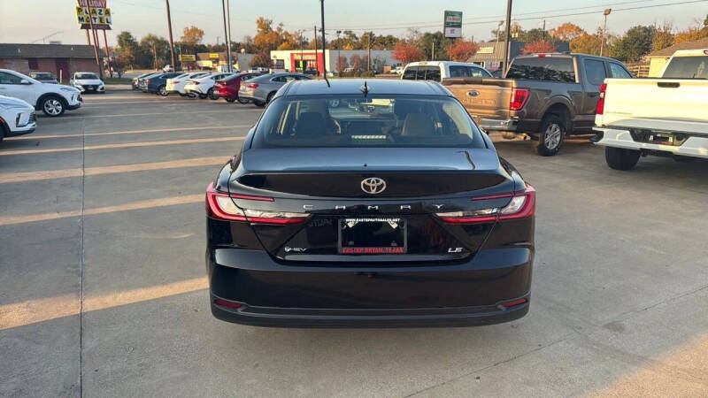 2025 Toyota Camry SE