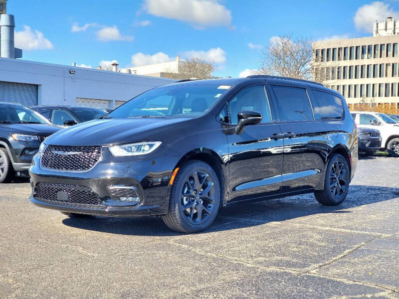 2026 Chrysler Pacifica Select