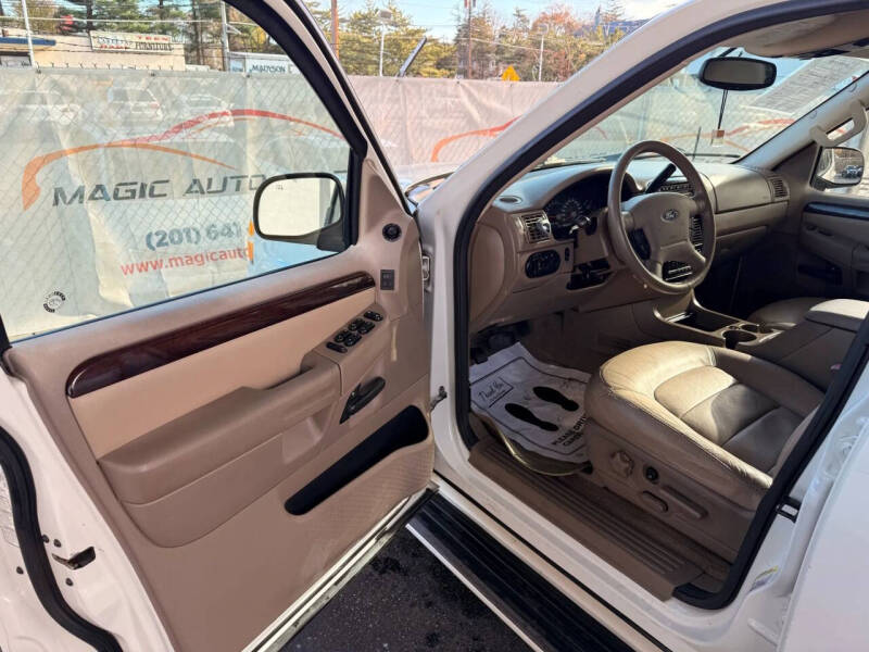 2004 Ford Explorer Limited