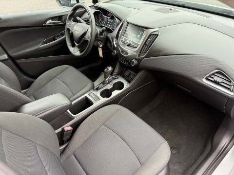 2017 Chevrolet Cruze LT Auto