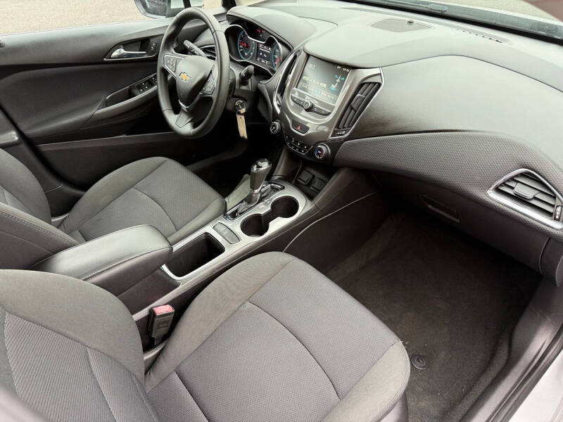 2017 Chevrolet Cruze LT Auto