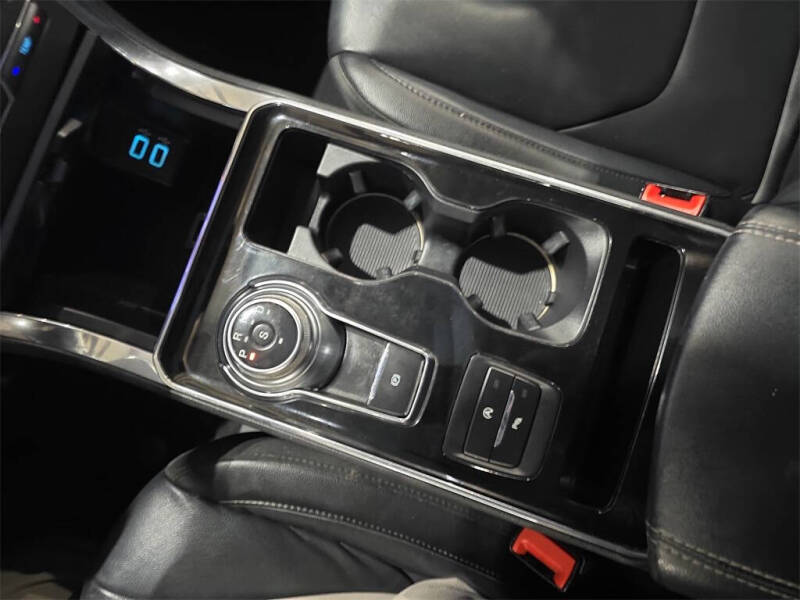 2020 Ford Edge Titanium