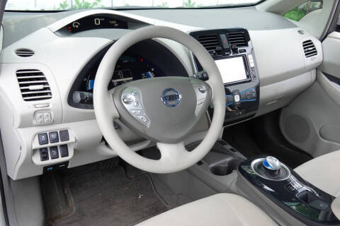 2011 Nissan LEAF SV