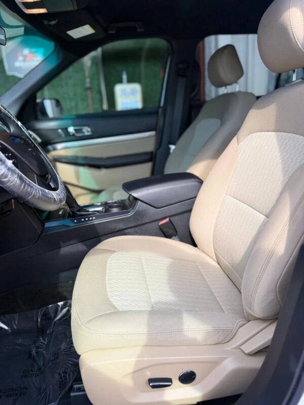2016 Ford Explorer