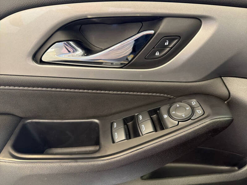 2022 Chevrolet Traverse LT Cloth