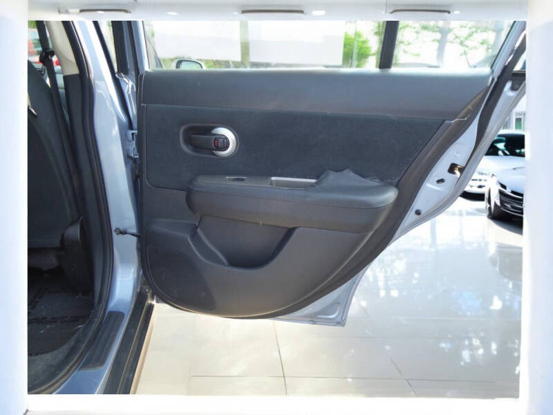 2011 Nissan Versa 1.8 S