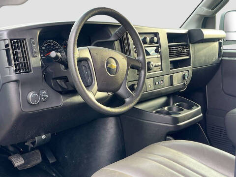 2025 Chevrolet Express 2500