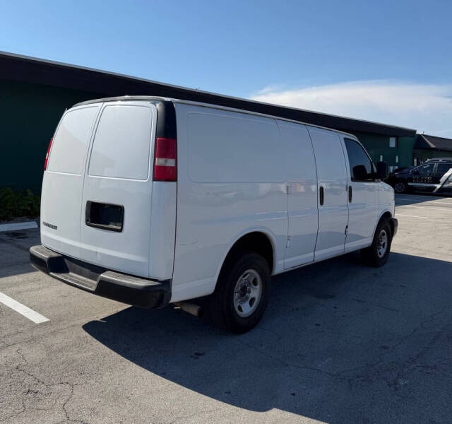 2017 Chevrolet Express 2500