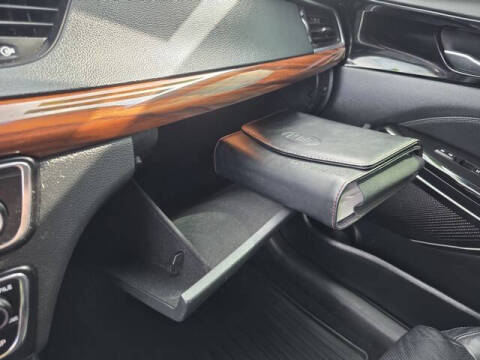 2017 Kia Cadenza Premium