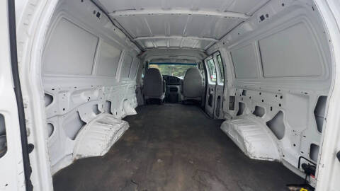 2004 Ford E-Series E-250