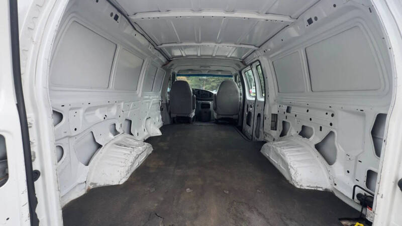 2004 Ford E-Series E-250