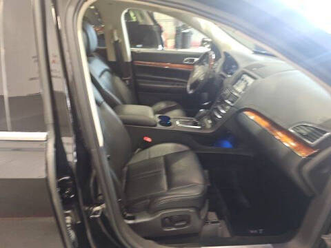 2017 Lincoln MKT Elite