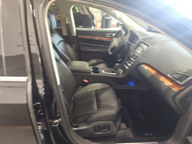 2017 Lincoln MKT Elite