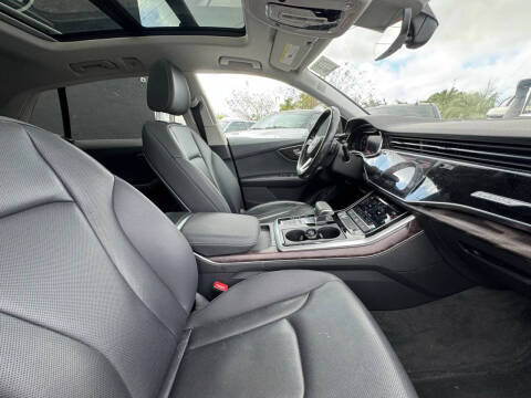 2019 Audi Q8 quattro Premium Plus 55 TFSI