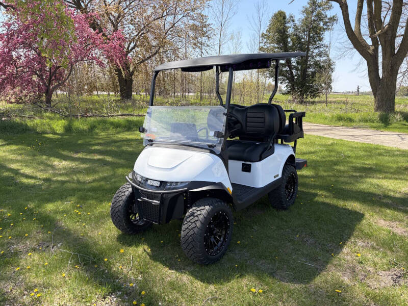 2026 E-Z-GO RXV 4