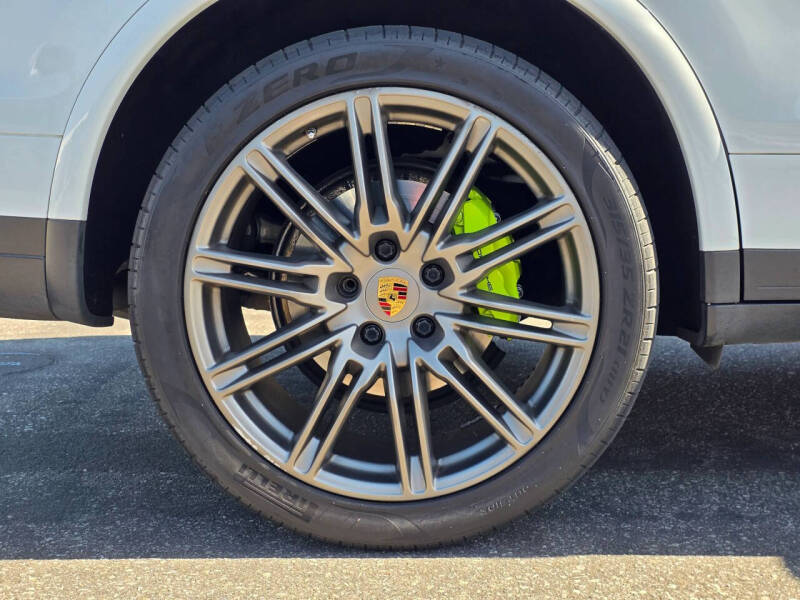 2016 Porsche Cayenne S E-Hybrid