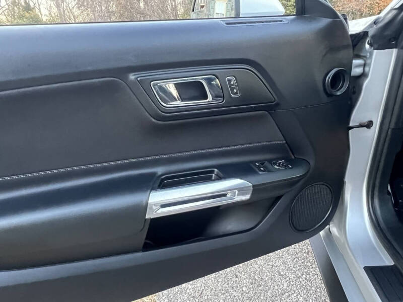 2015 Ford Mustang V6