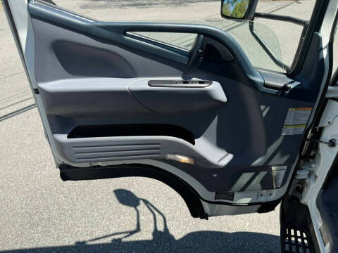 2017 Mitsubishi Fuso FE180