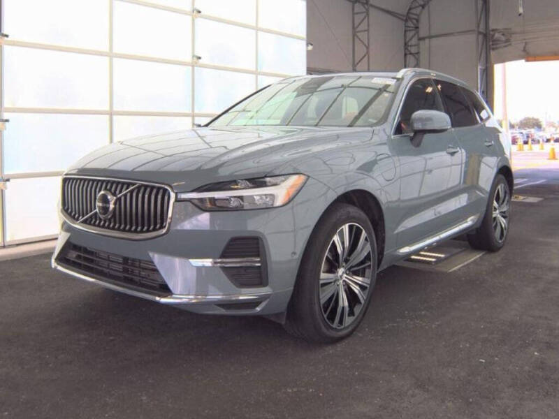 2023 Volvo XC60 Recharge T8 Plus Bright Theme