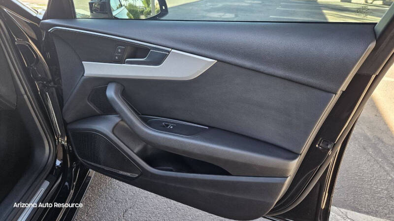 2017 Audi A4 2.0T quattro Prestige