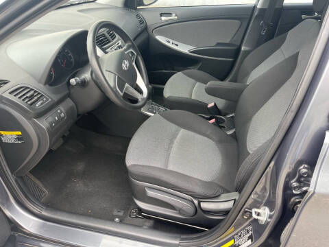 2012 Hyundai Accent GS