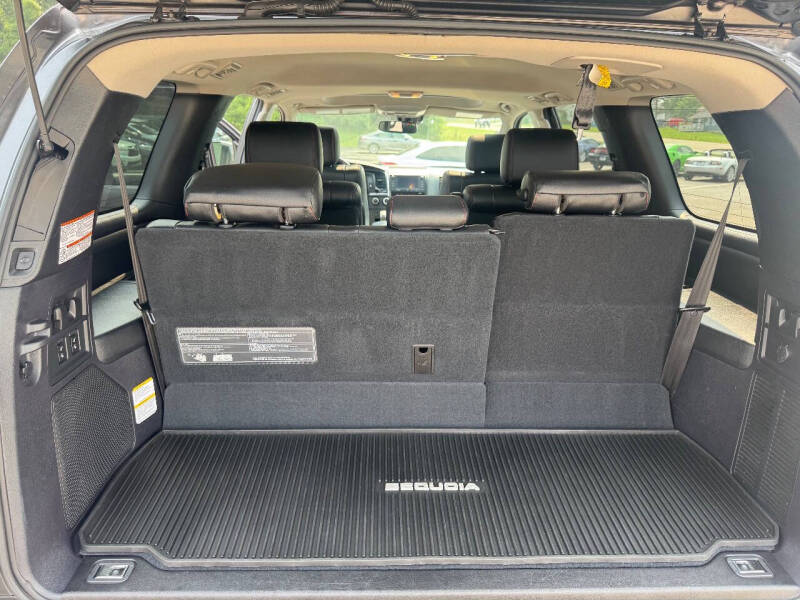 2020 Toyota Sequoia SR5