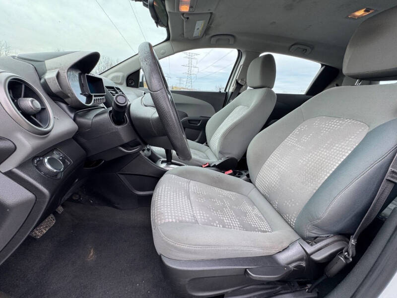 2016 Chevrolet Sonic LS Auto