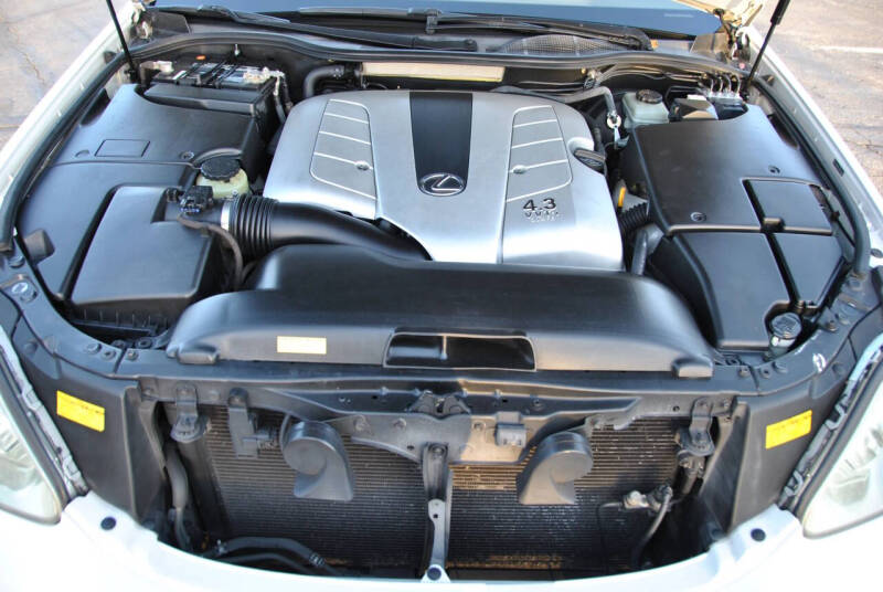2004 Lexus LS 430
