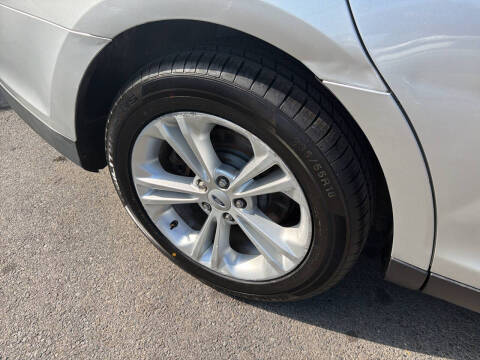 2013 Ford Taurus SEL