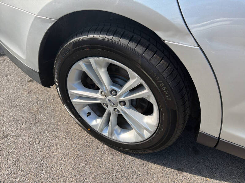 2013 Ford Taurus SEL