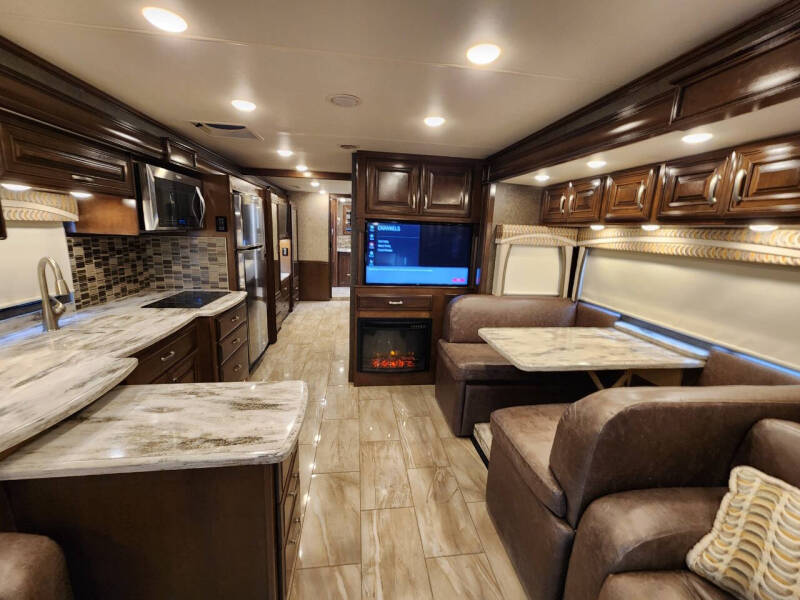 2017 Thor Motor Coach ARIA 3901