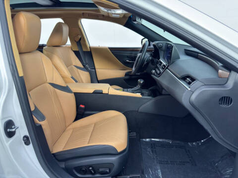 2024 Lexus ES 350 Ultra Luxury