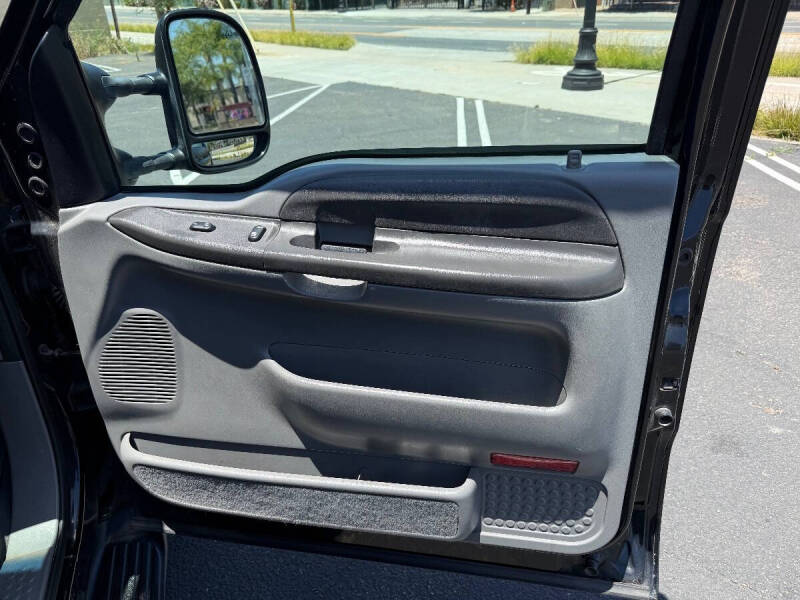 2004 Ford Excursion XLT