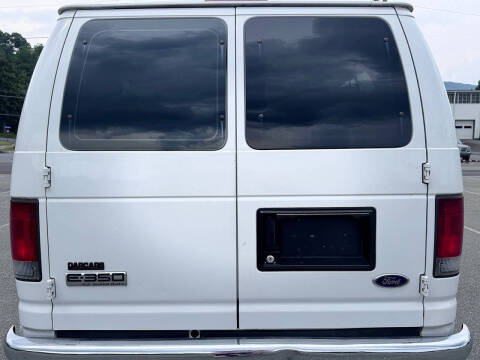 2010 Ford E-Series E-350 SD XLT