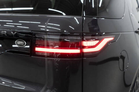 2023 Land Rover Discovery P300 S R-Dynamic