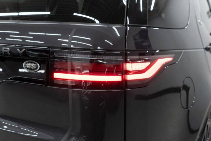 2023 Land Rover Discovery P300 S R-Dynamic