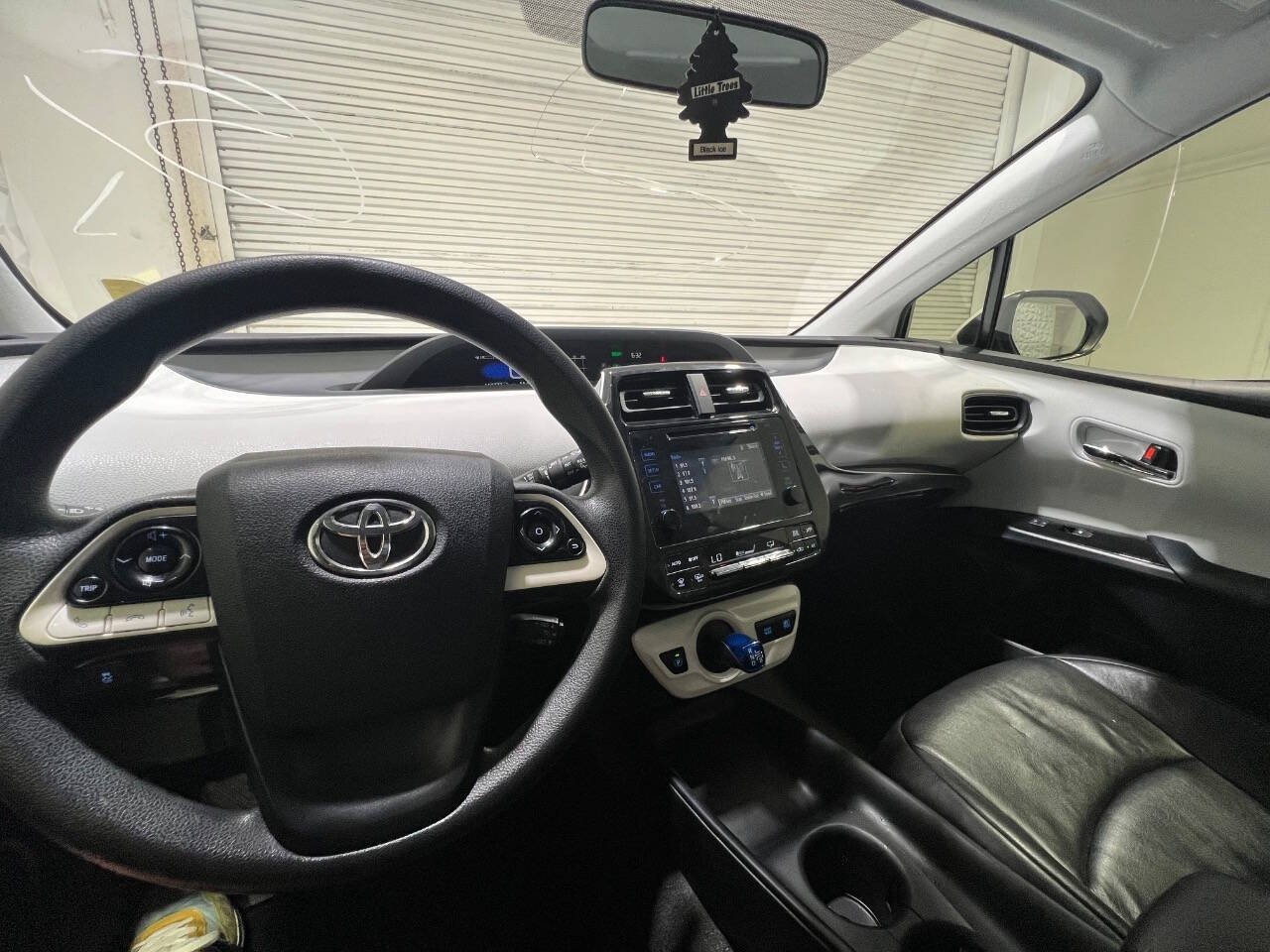 2016 Toyota Prius Two photo 37