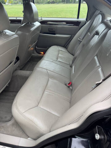 2009 Lincoln Town Car Signature Limited