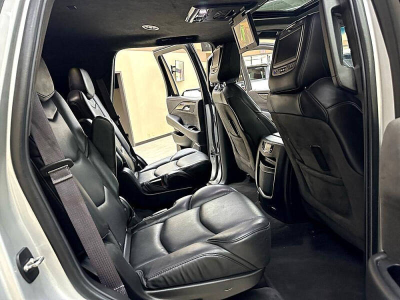 2017 Cadillac Escalade Platinum