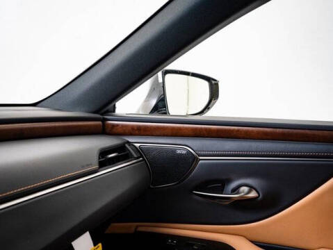 2025 Lexus ES 350 Ultra Luxury