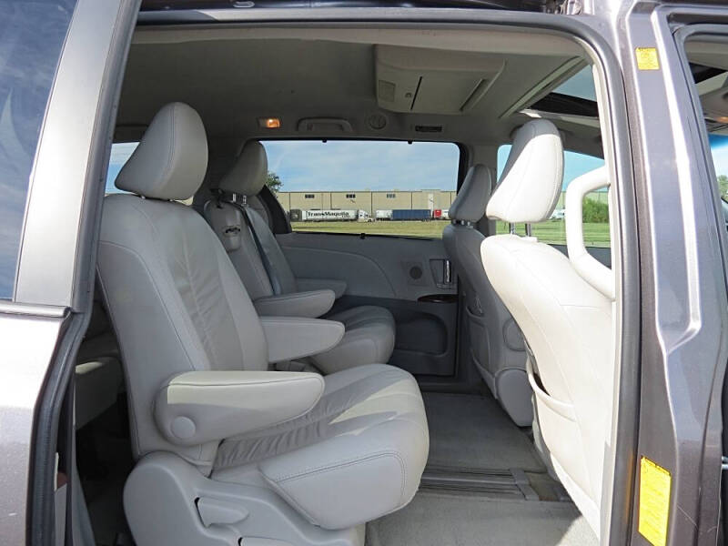 2012 Toyota Sienna