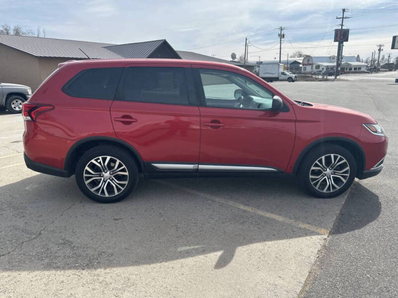 2016 Mitsubishi Outlander ES