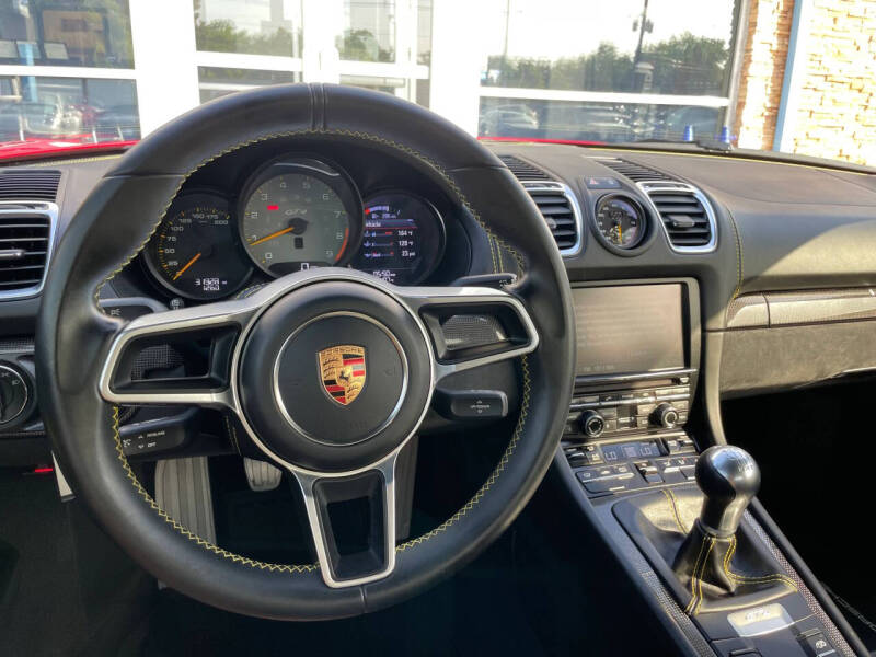 2016 Porsche Cayman GT4