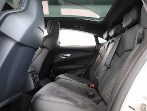 2022 Audi e-tron GT quattro Premium Plus