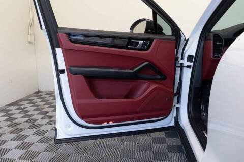 2022 Porsche Cayenne Turbo GT